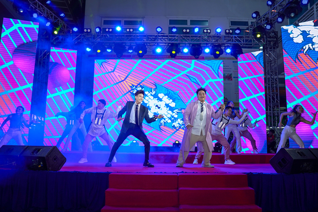 Sinh viên HUTECH hào hứng với “tiệc âm nhạc” cùng Ngô Kiến Huy trong showcase MV 72 phép thần thông 20