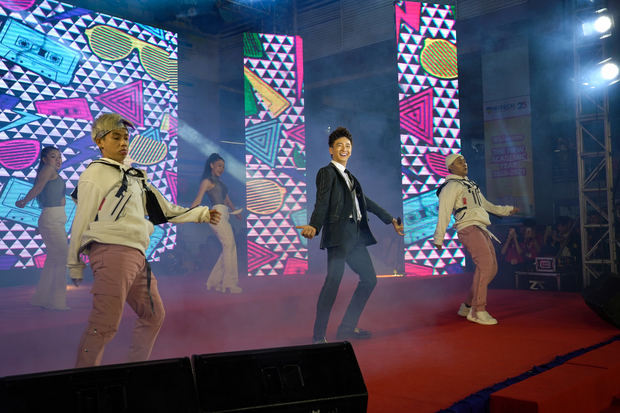 Sinh viên HUTECH hào hứng với “tiệc âm nhạc” cùng Ngô Kiến Huy trong showcase MV 72 phép thần thông 150