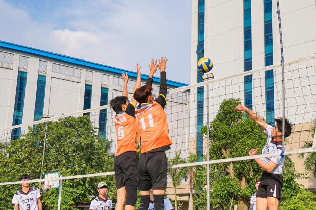 Album ảnh HUTECH Games 2022 - Chung kết Bóng chuyền nam: Khó đoán ngôi vô địch 12