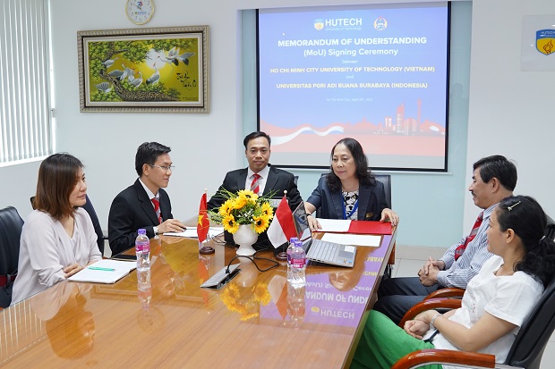 HUTECH Faculty of English signed a memorandum of understanding with PGRI Adi Buana University (UNIPA - Indonesia) 5
