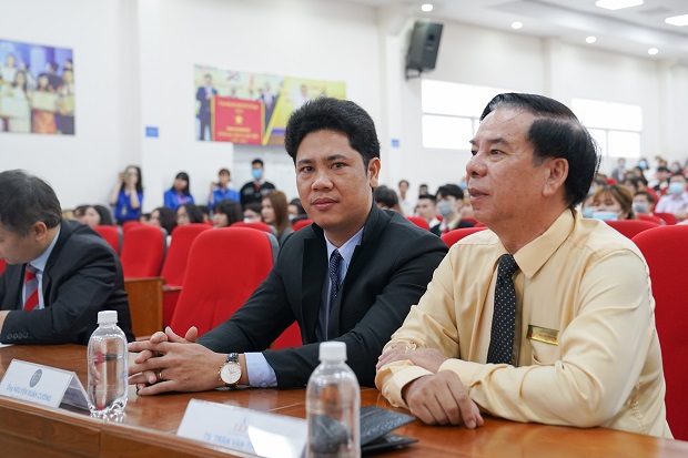 “Dialogue with the CEO” March 2021: The President of Vietnam Tourism Association engages in a dialogue with "future colleagues" at HUTECH 64