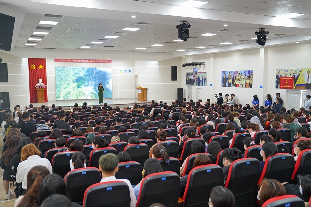 “Dialogue with the CEO” March 2021: The President of Vietnam Tourism Association engages in a dialogue with "future colleagues" at HUTECH 196