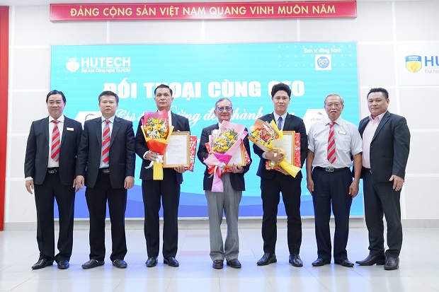 Đối thoại cùng CEO tháng 3/2021: Chủ tịch Hiệp hội Du lịch Việt Nam đối thoại với “đồng nghiệp tương lai” tại HUTECH 69