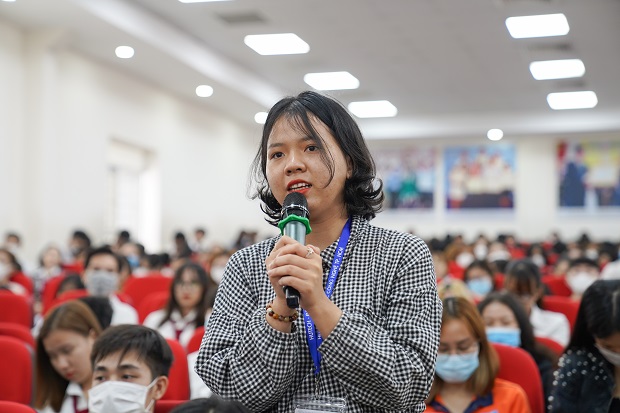 “Dialogue with the CEO” March 2021: The President of Vietnam Tourism Association engages in a dialogue with "future colleagues" at HUTECH 138