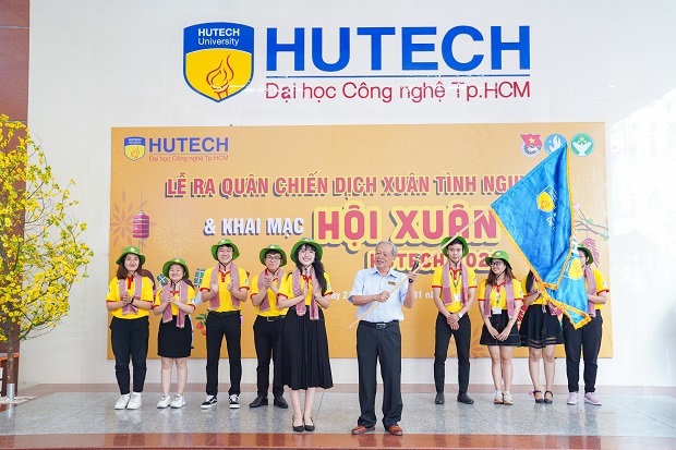Hội xuân HUTECH 2021 chính thức khởi động cùng chiến dịch Xuân tình nguyện 68