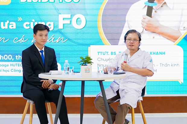“HUTECH beside you” số 02: Bác sĩ Trương Hữu Khanh “mách” bí quyết để đến trường an toàn trong điều kiện bình thường mới 10