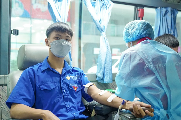 Nhiều cán bộ - giảng viên - nhân viên và sinh viên HUTECH hiến máu tình nguyện trong không khí “5K” 72