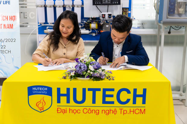 HUTECH signed a cooperation agreement on research and technology transfer with NewLife Trading Service & Communication Co. Ltd 25