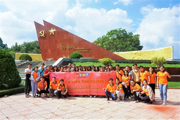 Sinh viên Khoa Luật ghi dấu mùa xuân tại Lâm Đồng với chiến dịch “Người người vui xuân - Nhà nhà ấm Tết” 106