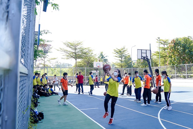 Hôm nay, sinh viên HUTECH chính thức bắt đầu học kỳ “bình thường mới” tại Trường 108