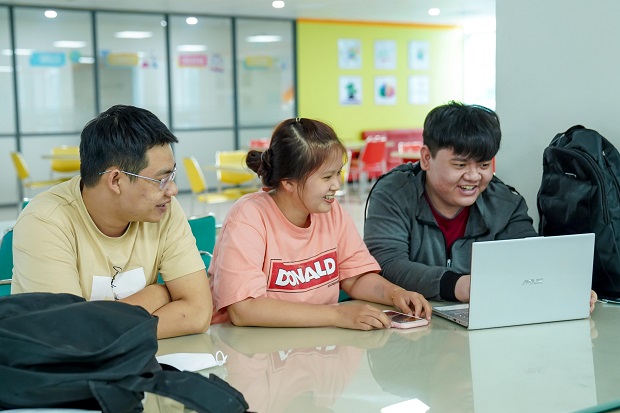 Hôm nay, sinh viên HUTECH chính thức bắt đầu học kỳ “bình thường mới” tại Trường 110