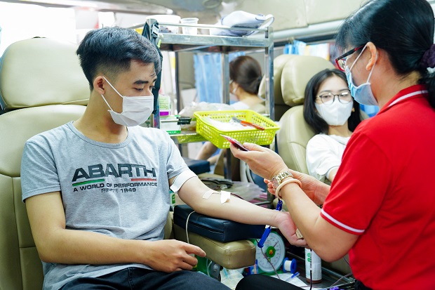 Đông đảo sinh viên HUTECH tham gia hiến máu hưởng ứng Tháng Thanh niên 2021 36