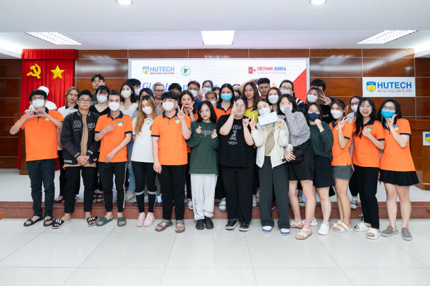 Students of Vietnam - Korea Institute of Technology interact with students of Korean universities 9