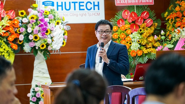 HUTECH hosts the Industry Revolution 4.0 Conference and its applications in the field of economics 124