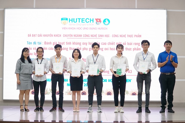 Viện Khoa học Ứng dụng HUTECH và khoa Quản trị Kinh doanh tổng kết và phát động các phong trào sinh viên 72