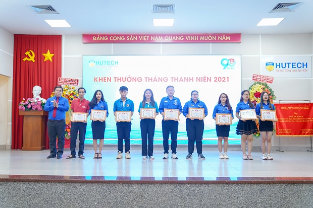 HUTECH tổ chức Lễ kỷ niệm 90 năm ngày thành lập Đoàn TNCS Hồ Chí Minh, kết nạp Đảng cho 08 quần chúng ưu tú 179