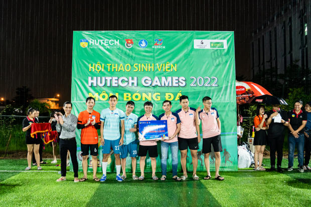 HUTECH Games 2022 - Chúng ta đã rất cố gắng và mang về huy chương vàng cho Đoàn. Đội bóng đá nam Khoa QTKD mãi là nhà vô địch trong lòng người hâm mộ. 188