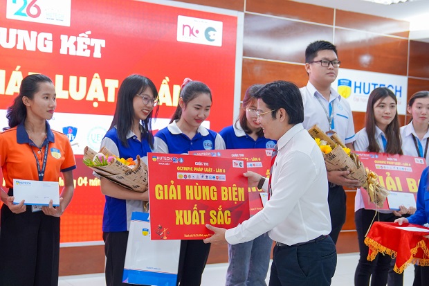 HUTECH Law Student named the runner-up in the 6th Law Olympiad Contest 121