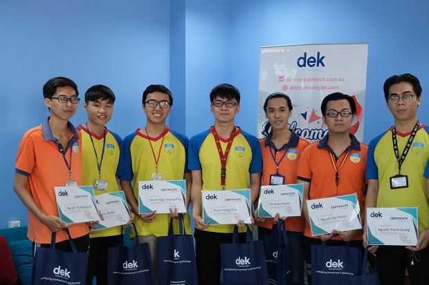 Công ty DEK Technologies trao chứng chỉ khóa học “Agile và Scrum” cho Sinh viên khoa CNTT HUTECH 31