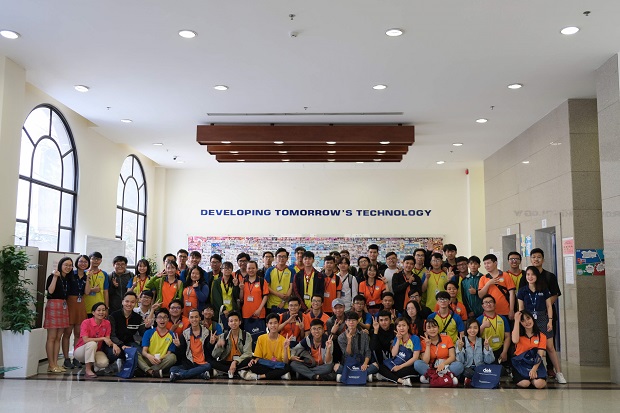 Công ty DEK Technologies trao chứng chỉ khóa học “Agile và Scrum” cho Sinh viên khoa CNTT HUTECH 37
