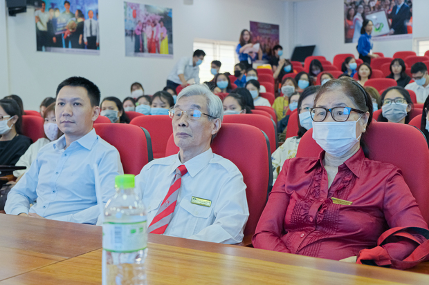 Khoa Dược ký kết hợp tác với Công ty CP Dược phẩm FPT Long Châu 25