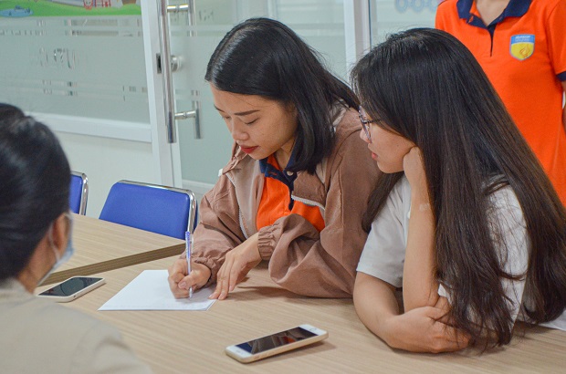 Students of the Faculty of Japan Studies learn the skills to develop different translation styles 43