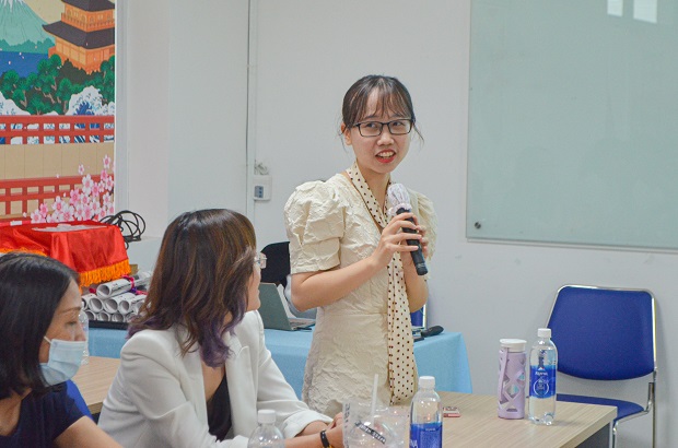 Students of the Faculty of Japan Studies learn the skills to develop different translation styles 18