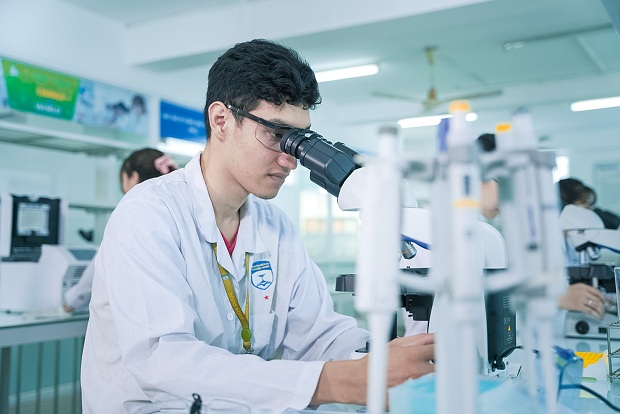 HUTECH nhận hồ sơ đăng ký xét tuyển học bạ đợt 5 đến 31/7 25