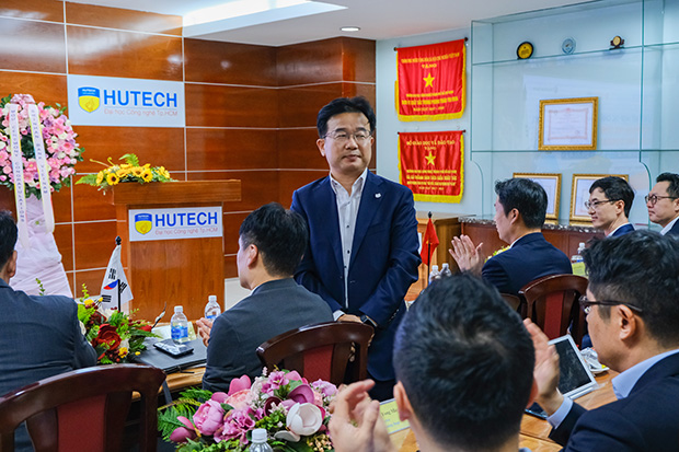 HUTECH và Ngân hàng Shinhan Việt Nam ký kết hợp tác chiến lược: Cơ hội cho nguồn nhân lực tương lai 115