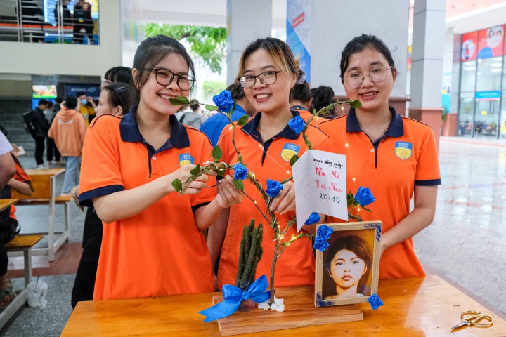 Các đội hào hứng khoe 