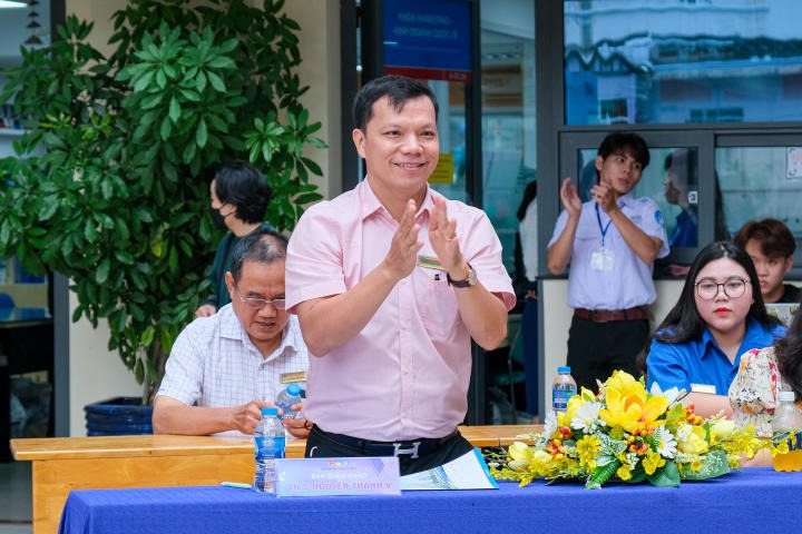 ThS. Nguyễn Thị Ngọc Ánh và ThS. Nguyễn Thanh Ý giữ vai trò Ban Giám khảo cuộc thi HUTECH 2