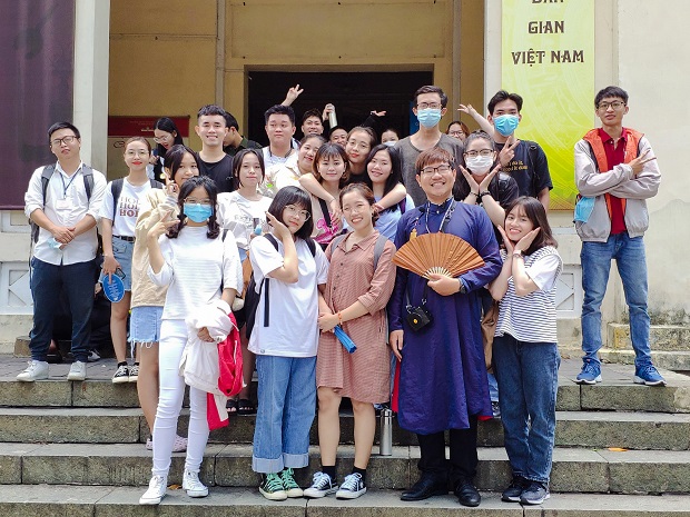 Sinh viên Viện Khoa học Xã hội & Nhân văn tìm hiểu nghệ thuật ngoại giao Đại Việt tại Bảo tàng Lịch sử Việt Nam 6