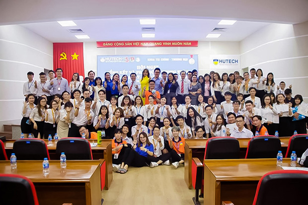 Tập thể Đoàn - Hội Khoa Tài chính - Thương mại vinh dự dẫn đầu phong trào sinh viên NH 2020-2021 27