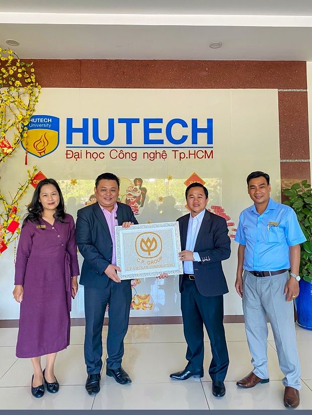 HUTECH welcomes the delegation of leaders from C.P Vietnam Corporation 31