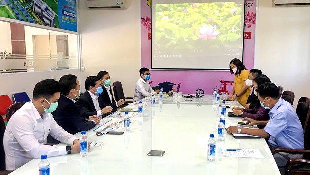 HUTECH welcomes the delegation of leaders from C.P Vietnam Corporation 8
