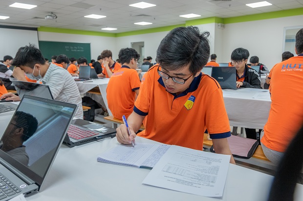 Sinh viên HUTECH tranh tài tại cuộc thi “Ươm mầm tài năng Công nghệ thông tin 2020” 66