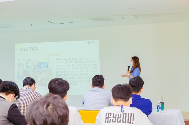 Viện Kỹ thuật HUTECH tổ chức đánh thức tinh thần khởi nghiệp của sinh viên qua “I - UniTour” 75