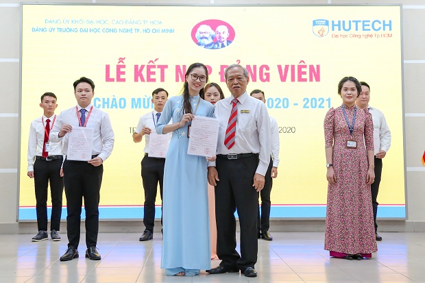 HUTECH tổ chức Lễ trao huy hiệu 60 năm tuổi Đảng và Hội nghị Đảng viên năm học 2020 - 2021 57
