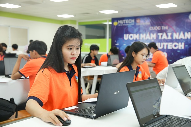 Sinh viên HUTECH tranh tài tại cuộc thi “Ươm mầm tài năng Công nghệ thông tin 2020” 69