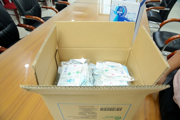 5000 khẩu trang được trao tặng cho sinh viên HUTECH để phòng chống dịch Covid-19 47