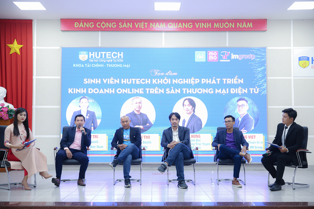 Two CEOs from Tiki and Momo share online business methods with students of HUTECH’s Faculty of Finance and Commerce 31