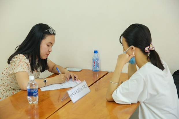 HUTECH students participate in a free English proficiency test 28