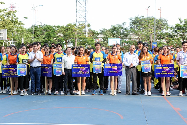 Colorful and vibrant opening ceremony of HUTECH Games 2021 120