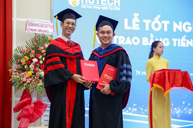 HUTECH trao bằng tốt nghiệp cho 02 Tiến sĩ và 205 học viên tốt nghiệp Thạc sĩ 102
