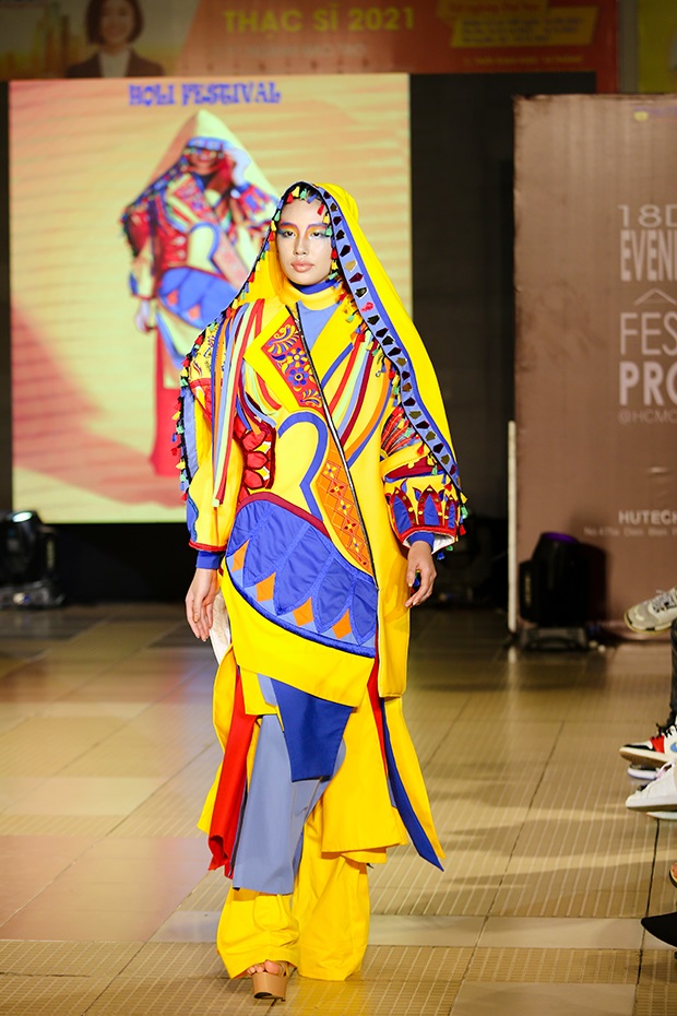 Enjoy the unique designs of HUTECH students at the "Evening Gown and Festival Project" 98