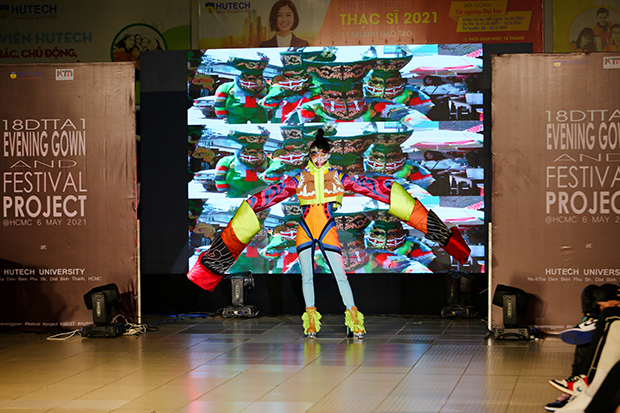Enjoy the unique designs of HUTECH students at the "Evening Gown and Festival Project" 191