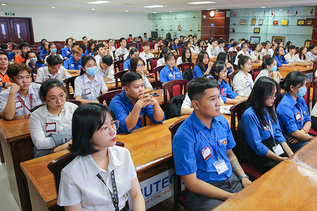 Khoa Quản trị kinh doanh HUTECH khởi động hành trình “Đi tìm thủ lĩnh” lần thứ I 21