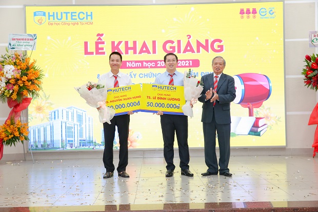 Tiếng trống khai giảng năm học 2020-2021 chính thức vang lên: HUTECH sẵn sàng cho một hành trình mới 155