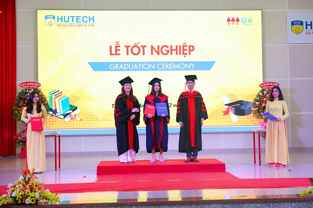 Rộn ràng lễ trao bằng tốt nghiệp cho các tân Cử nhân, Kỹ sư, Dược sĩ, Kiến trúc sư HUTECH 88