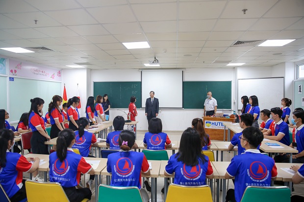 Tổng lãnh sự Nhật Bản kỳ vọng sinh viên HUTECH sẽ là cầu nối cho mối quan hệ Việt - Nhật 102